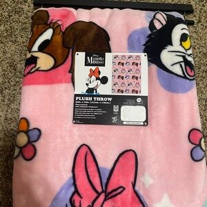 Disney Minnie Mouse plush throw